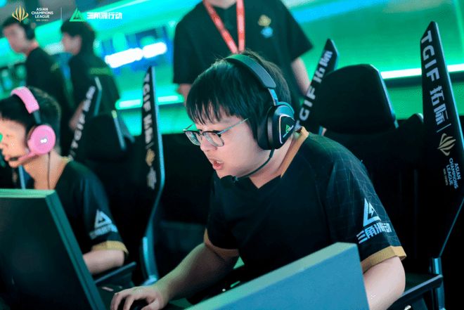 张常鸿在经 张常鸿在经